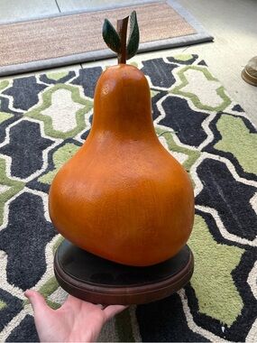 Large gourd/pear artsy food statue